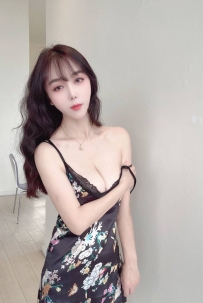 [八打灵SS8] 住家式按摩师梦梦 WhatsApp: 011-6853 5831